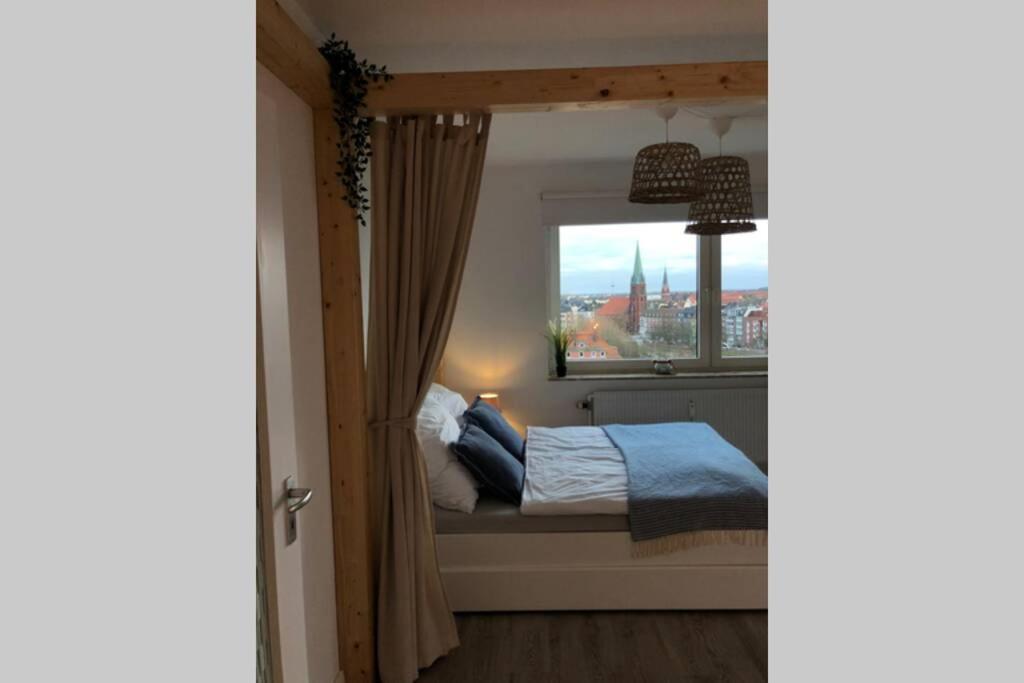 Yachtpanorama Weser Und Yachthafenblick 1 Zi 7Og Бремерхавен Екстериор снимка